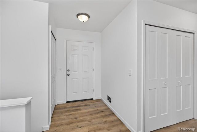3150 Daisy Way, Burton, MI 48519
