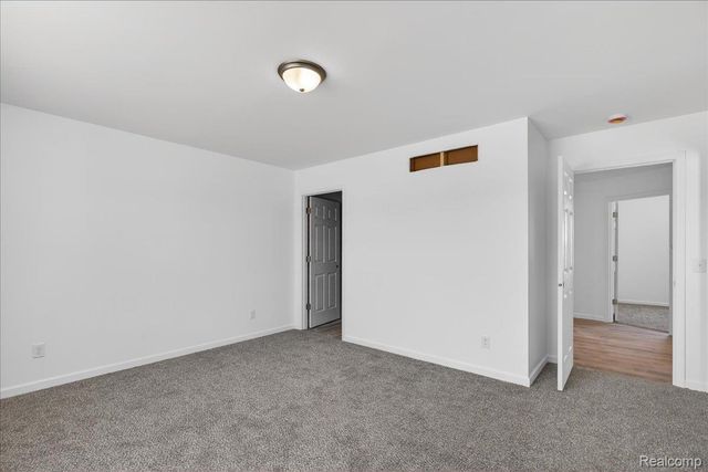 3150 Daisy Way, Burton, MI 48519