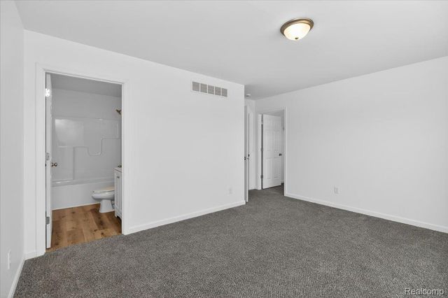 3150 Daisy Way, Burton, MI 48519