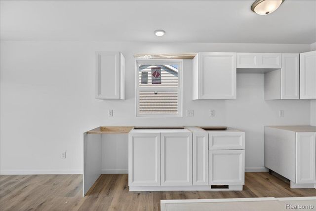 3150 Daisy Way, Burton, MI 48519