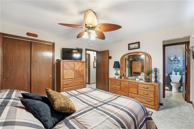 200 SE Sherri Lane, Blue Springs, MO 64014
