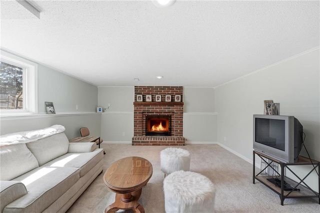 200 SE Sherri Lane, Blue Springs, MO 64014