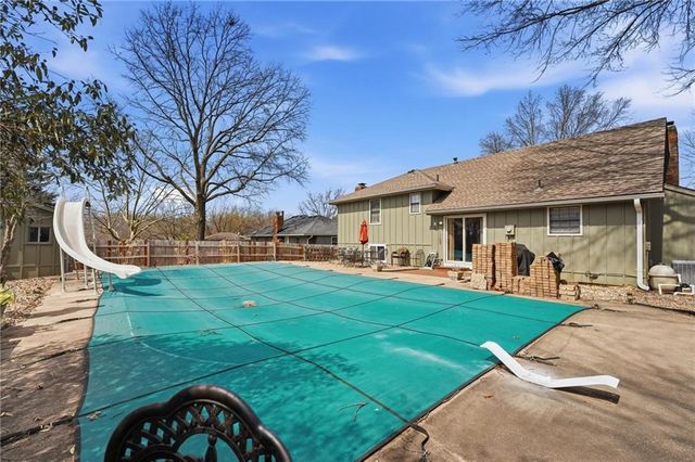 200 SE Sherri Lane, Blue Springs, MO 64014