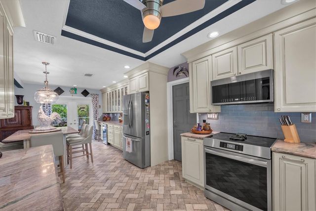37 SOUTHWIND DRIVE, Belleair Bluffs, FL 33770