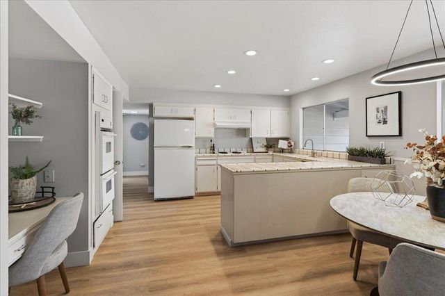 12150 KRISTY Lane, Saratoga, CA 95070