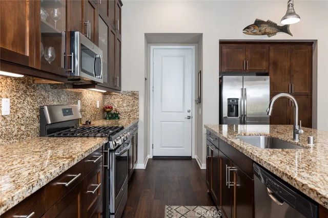 18740 Seville Way, Canyon Country, CA 91387