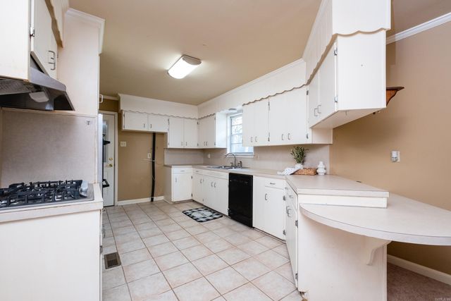 10 Dee Dee Circle, Little Rock, AR 72223