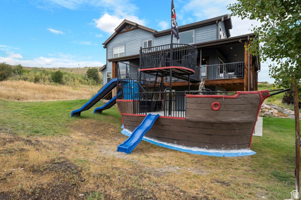 Image 3 of property listing at 191 CHALET CIR, Fish Haven, ID 83287