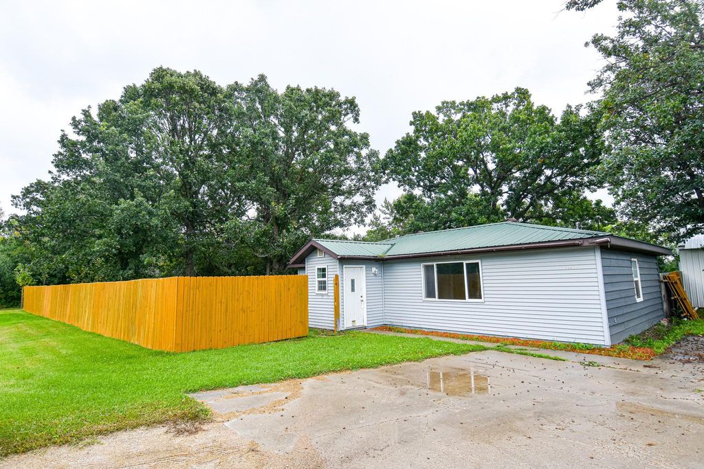 17898 132nd Avenue NE, Thief River Falls, MN 56701