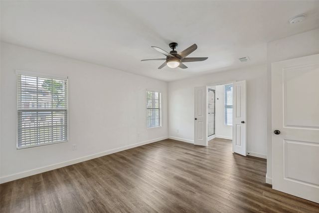 1704 S Jennings Avenue, Fort Worth, TX 76110