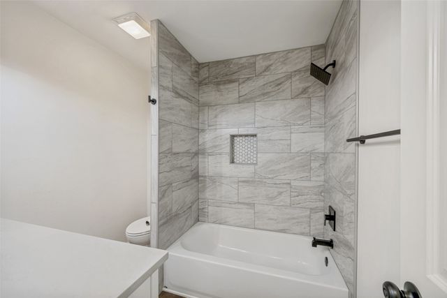 1704 S Jennings Avenue, Fort Worth, TX 76110