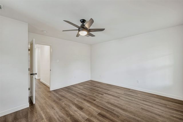 1704 S Jennings Avenue, Fort Worth, TX 76110