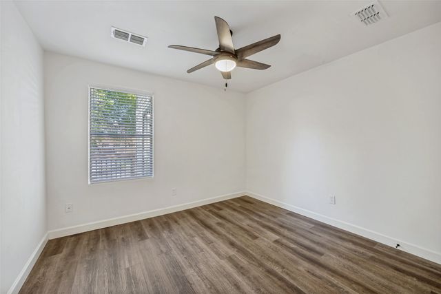 1704 S Jennings Avenue, Fort Worth, TX 76110