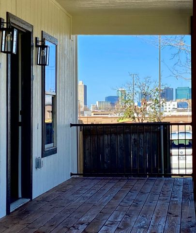 1704 S Jennings Avenue, Fort Worth, TX 76110