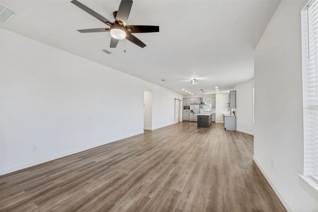 1704 S Jennings Avenue, Fort Worth, TX 76110