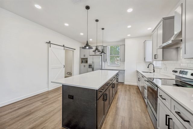 1704 S Jennings Avenue, Fort Worth, TX 76110