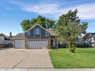433 W CHASE LN, Centerville, UT 84014