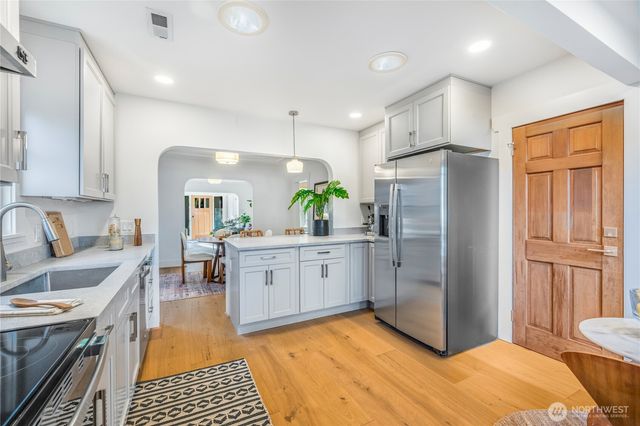 1424 N 53rd Street, Seattle, WA 98103