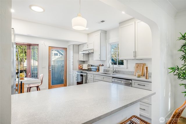 1424 N 53rd Street, Seattle, WA 98103