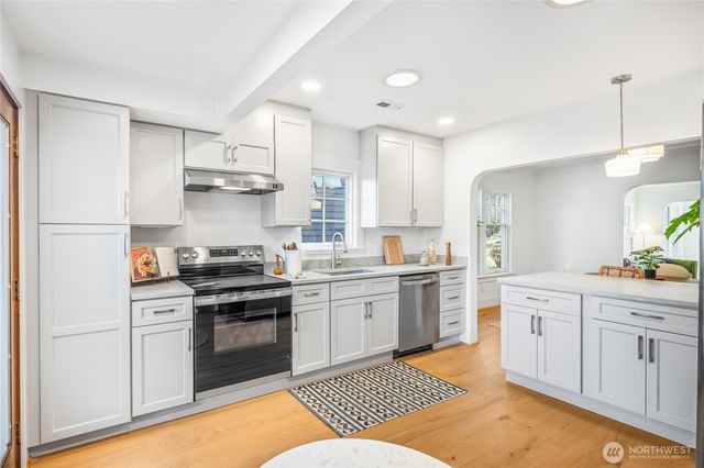 1424 N 53rd Street, Seattle, WA 98103