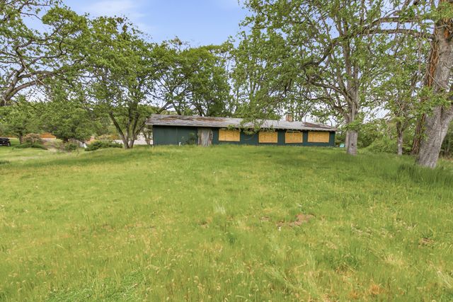 620 Vista Park Drive, Eagle Point, OR 97524