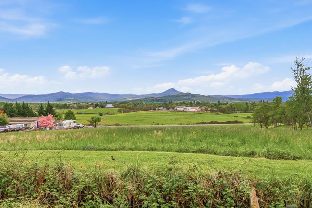 620 Vista Park Drive, Eagle Point, OR 97524