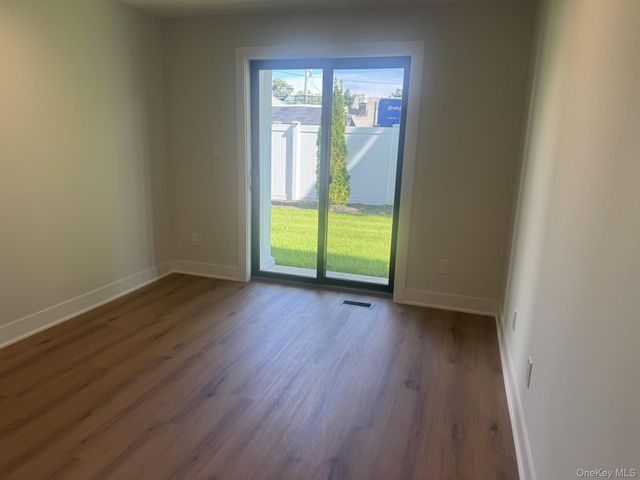 161 Union Avenue 16, Lynbrook, NY 11563