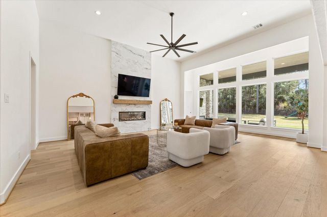 7729 Dog Wood Acres Drive, Montgomery, TX 77316