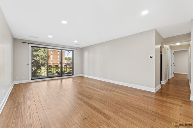 5501 Lincoln Avenue 203, Morton Grove, IL 60053