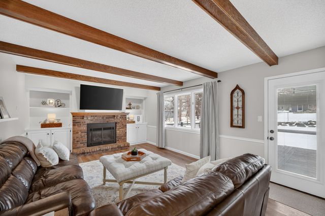 2809 68th Street, Urbandale, IA 50322