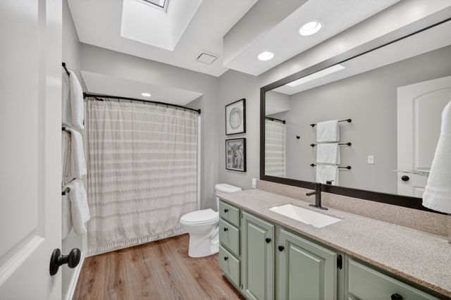 2809 68th Street, Urbandale, IA 50322