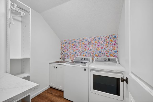 2809 68th Street, Urbandale, IA 50322