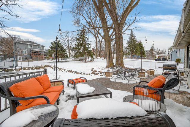 2809 68th Street, Urbandale, IA 50322