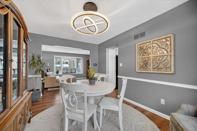 2809 68th Street, Urbandale, IA 50322