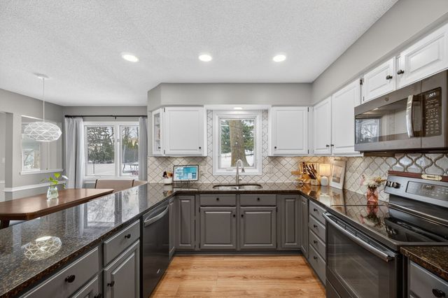 2809 68th Street, Urbandale, IA 50322