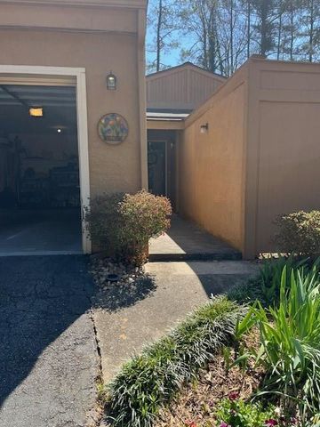 831 Lake Hollow Boulevard SW, Marietta, GA 30064