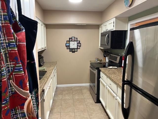 831 Lake Hollow Boulevard SW, Marietta, GA 30064