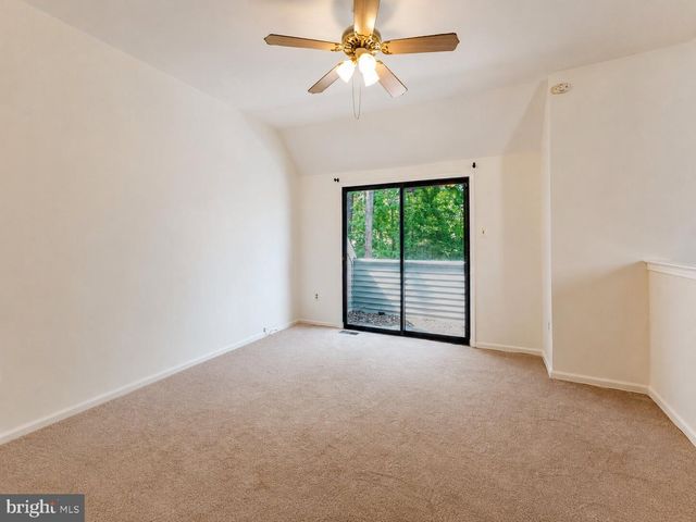 19 SUMMIT CT, Marlton, NJ 08053