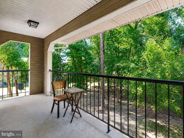 19 SUMMIT CT, Marlton, NJ 08053