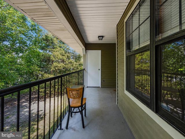 19 SUMMIT CT, Marlton, NJ 08053