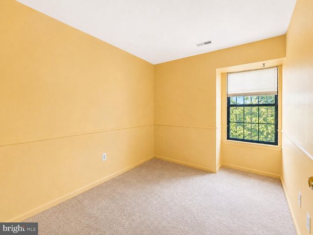 19 SUMMIT CT, Marlton, NJ 08053