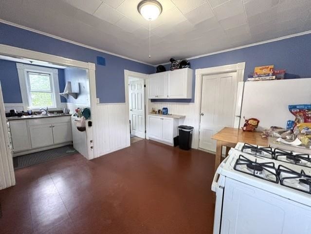 421 Laurel Street, Manchester, NH 03103