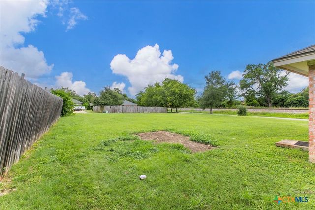 1012 N Beal Street, Belton, TX 76513