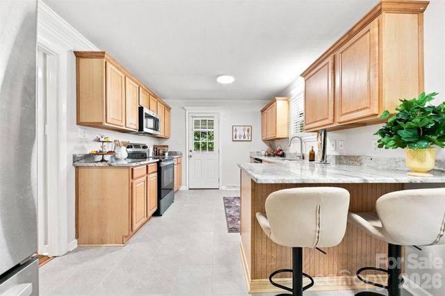 1518 11th Street NW, Hickory, NC 28601