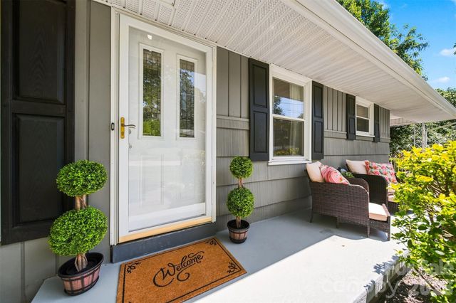 1518 11th Street NW, Hickory, NC 28601
