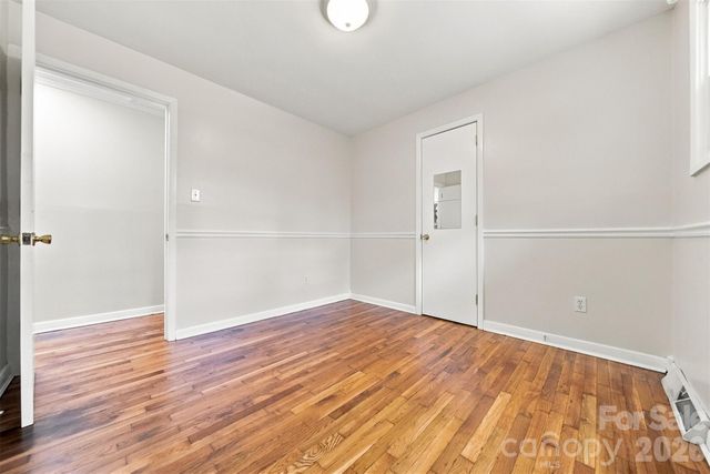 1518 11th Street NW, Hickory, NC 28601