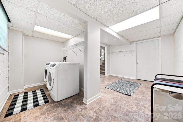 1518 11th Street NW, Hickory, NC 28601