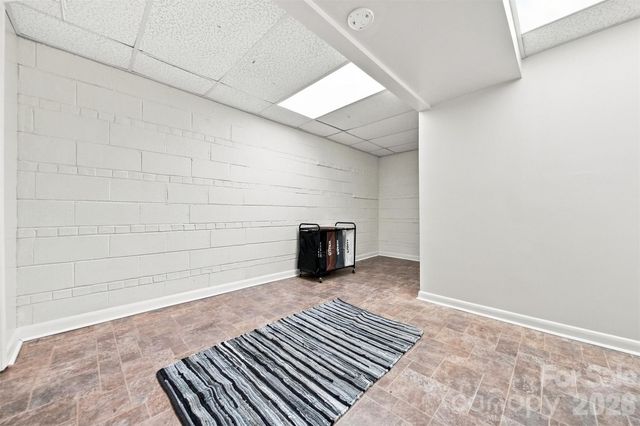 1518 11th Street NW, Hickory, NC 28601