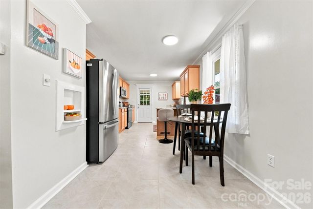 1518 11th Street NW, Hickory, NC 28601