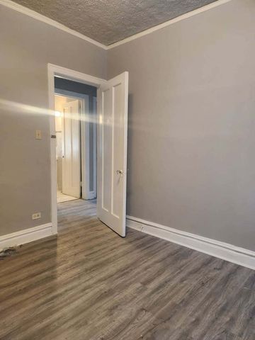 8017 S Maryland Avenue, Chicago, IL 60619